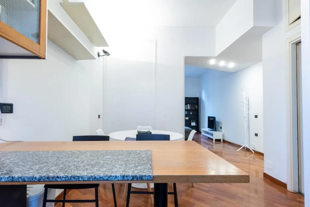 Stylish Brera Apartment Milan