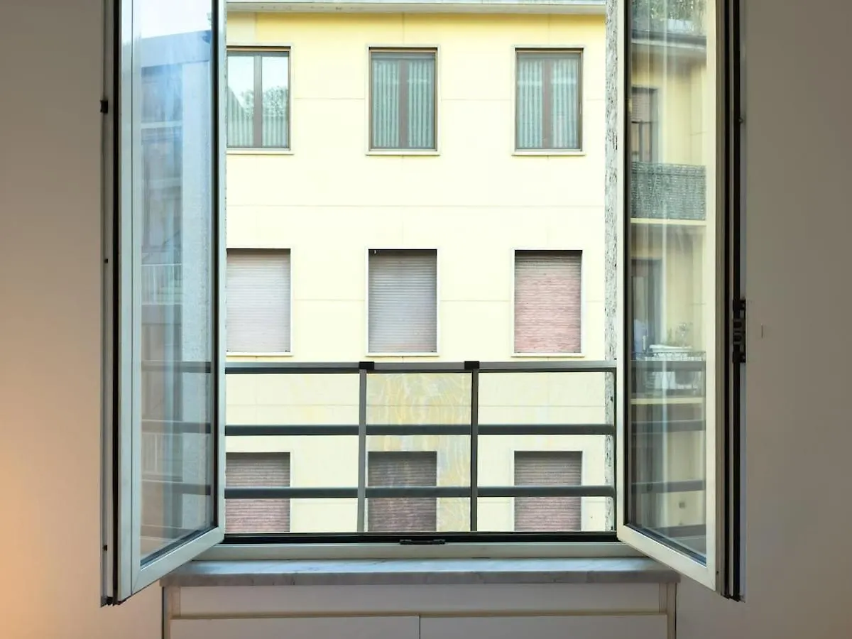 Stylish Brera Apartment Milan